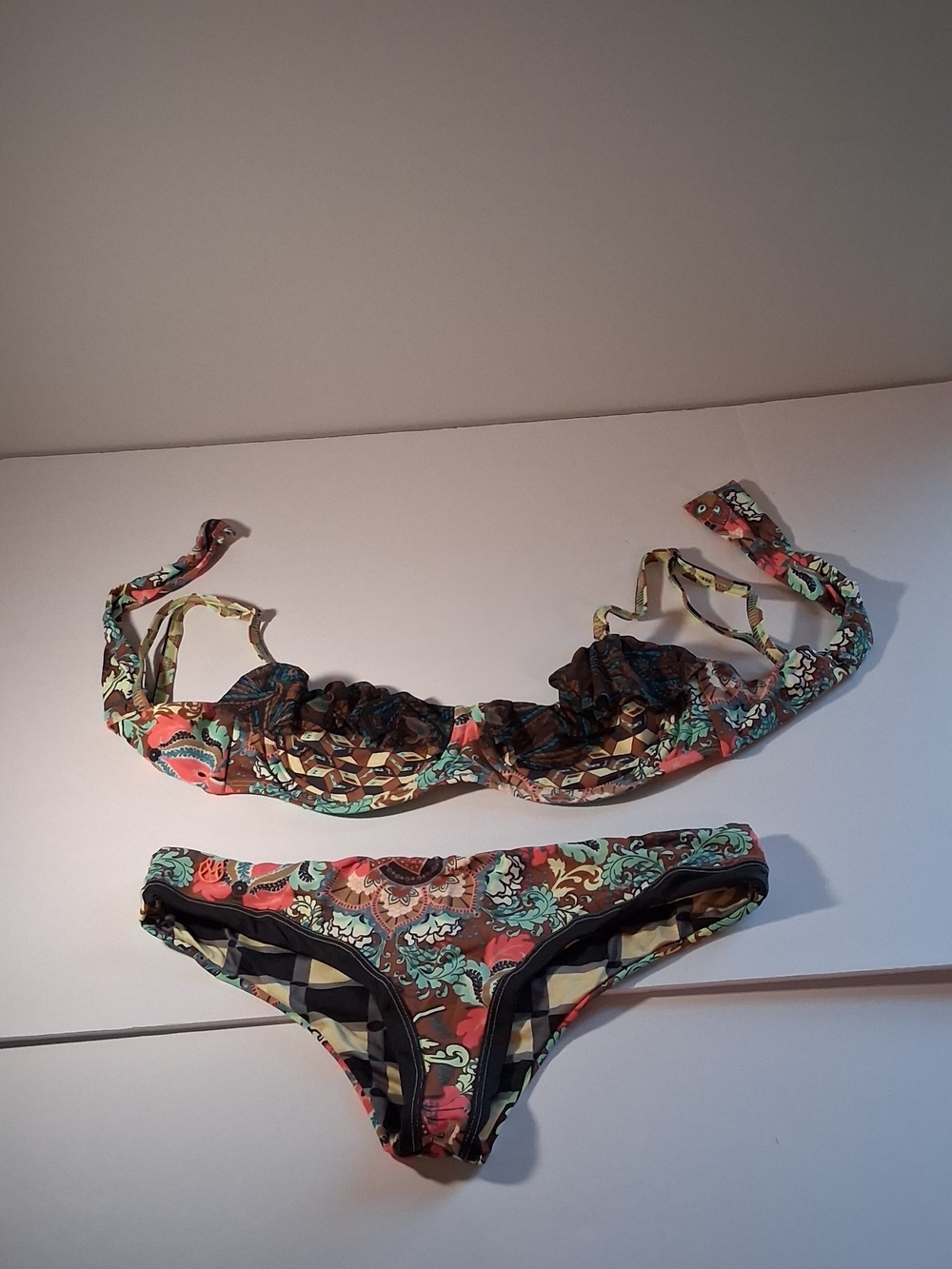 MAAJI Stunning, Floral Paisley REVERSIBLE Bandeau Bikini Set Women's Size Large